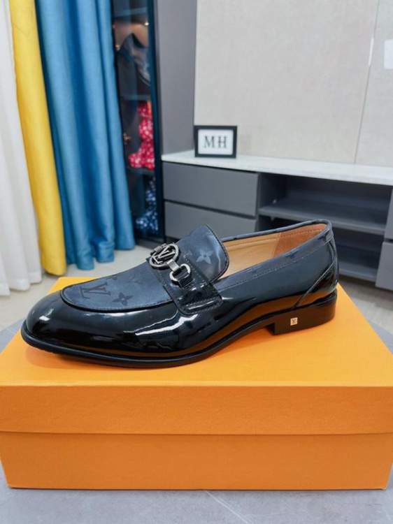 Picture of Louis Vuitton Shoes _SKULVsz38-45mnf017314083